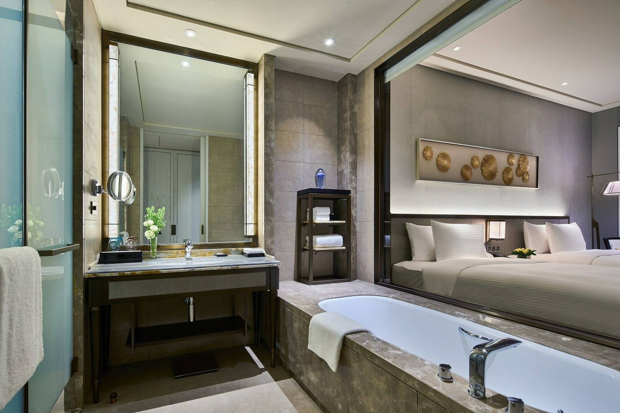 Wanda Realm Qingdao Movie Metropolis Hotel Exterior photo